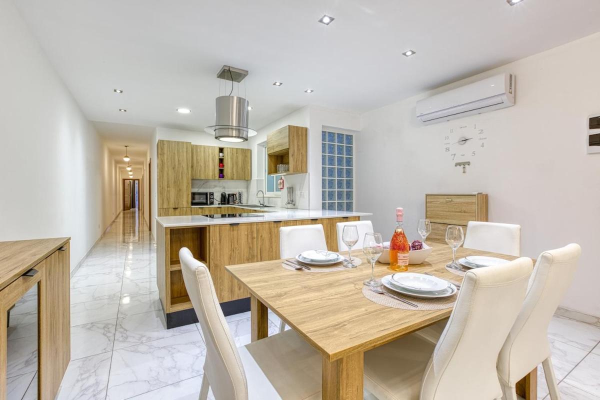 Апартаменты Modern 3 Bedroom In St Julians *