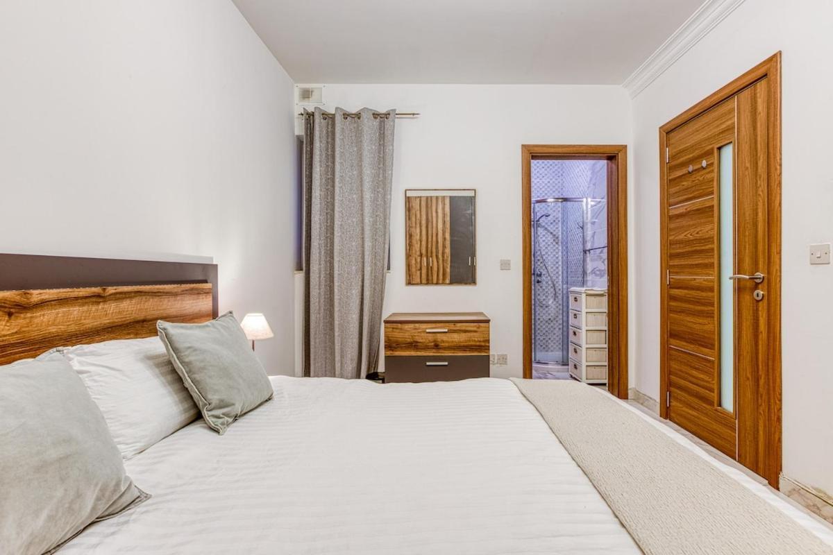 Modern 3 Bedroom In St Julians *