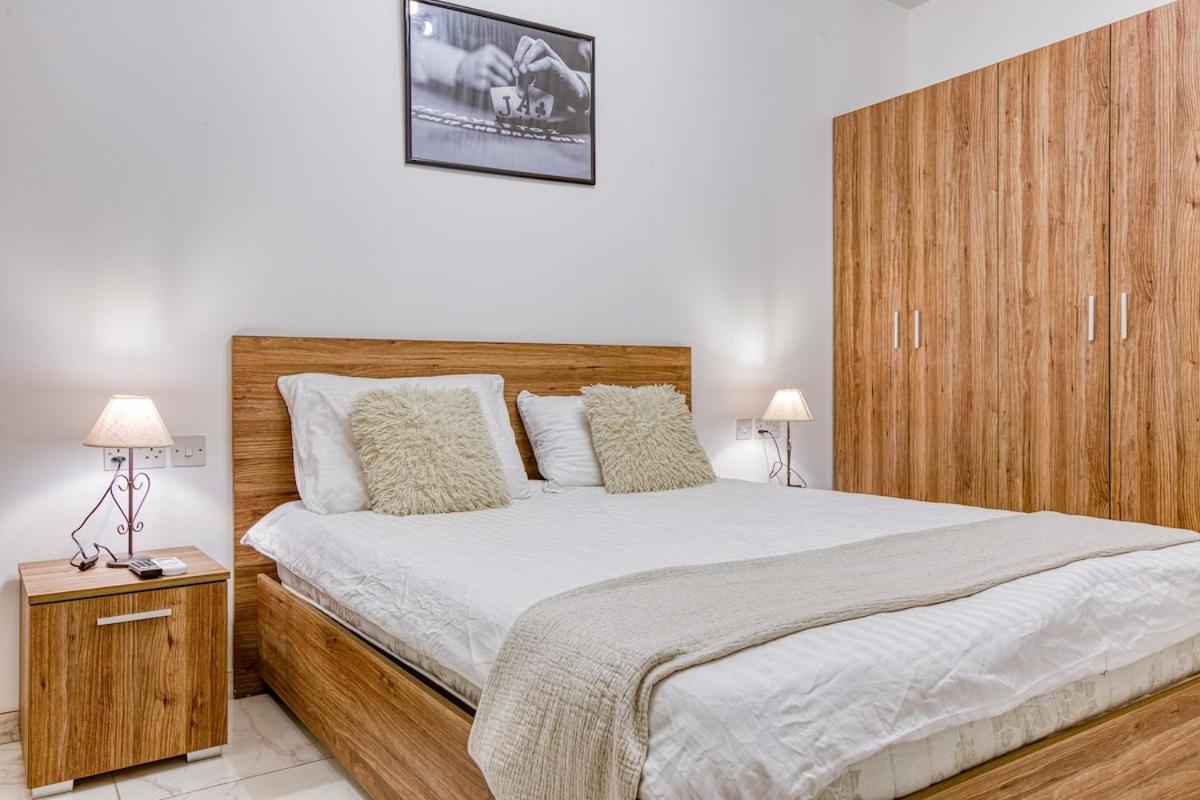 Modern 3 Bedroom In St Julians Апартаменты